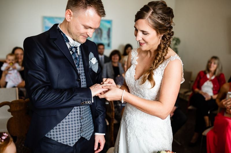 Trauung-Haus-am-See-Fischbach-Hochzeitsfotograf-Friedrichshafen-K42-14