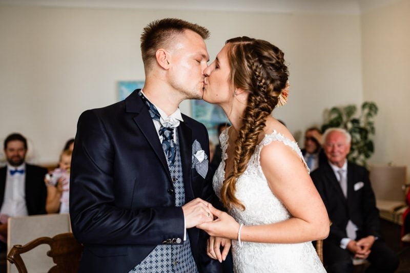 Trauung-Haus-am-See-Fischbach-Hochzeitsfotograf-Friedrichshafen-K42-15