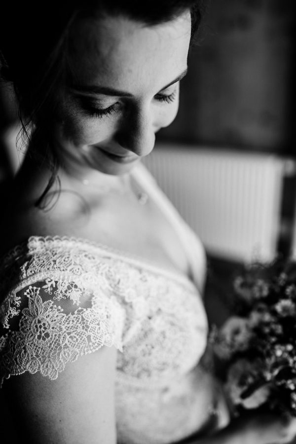 Brautporträt bei der Hochzeit auf der Gutsalm Harlachberg