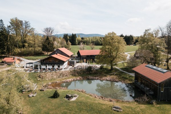 Gutsalm Harlachberg – Hochzeit von Bettina und Jonas mit Ausblick