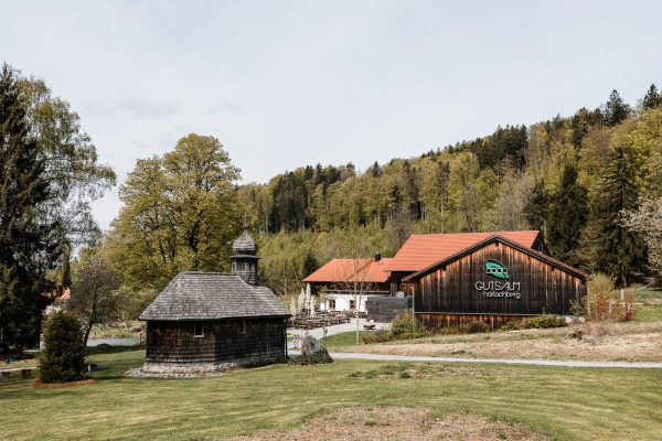 Gutsalm Harlachberg – Hochzeitslocation im Grünen