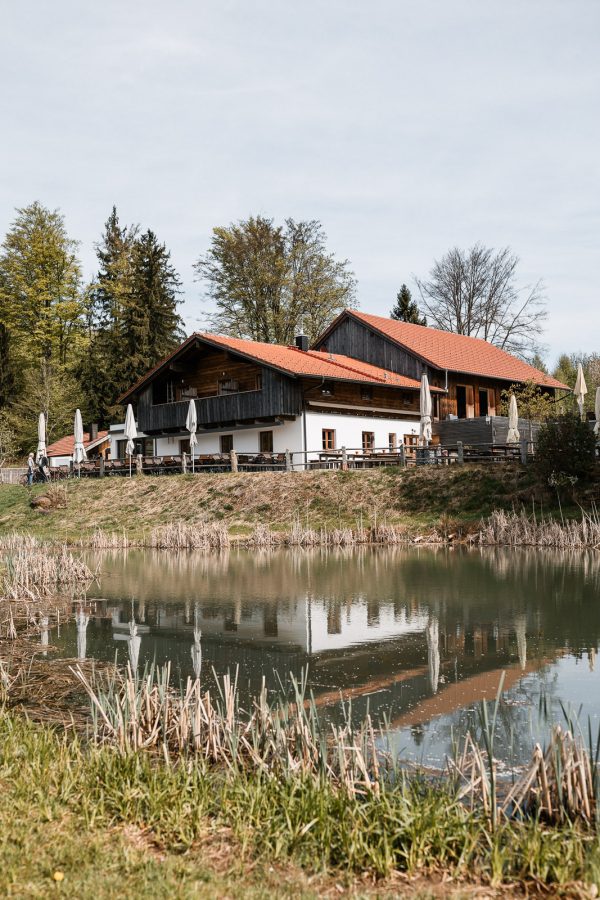 Gutsalm Harlachberg am Teich – Hochzeitslocation von Bettina und Jonas