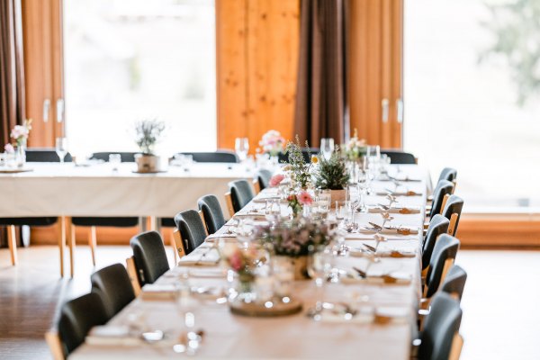 Hochzeitstafel auf der Gutsalm Harlachberg