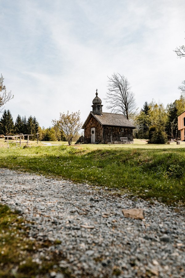 Kapelle auf der Gutsalm Harlachberg – Hochzeitslocation von Bettina und Jonas