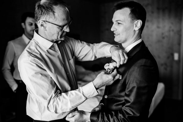 Vorbereitungen des Bräutigams auf der Gutsalm Harlachberg