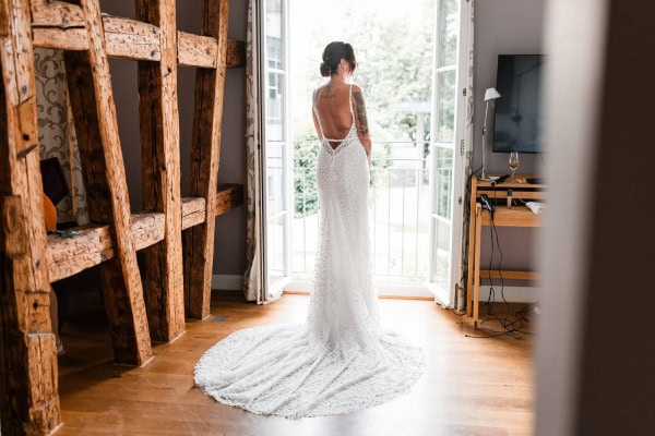 Braut beim Getting Ready im BadHotel Überlingen