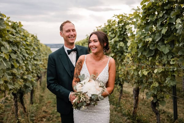 Brautpaar im Weinberg am Bodensee