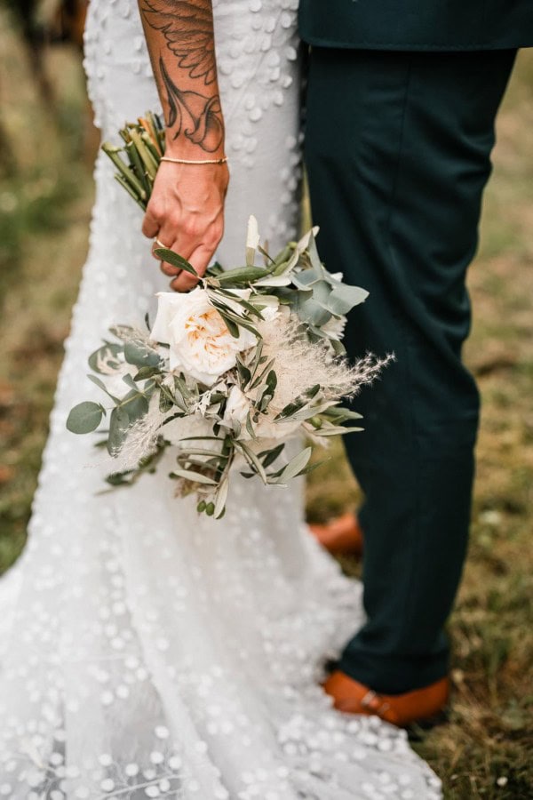 Detailaufnahme Brautstrauß und Brautpaar bei Hochzeit am Bodensee