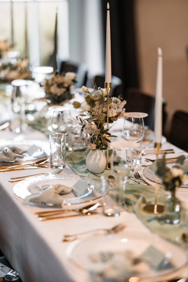 Festlich gedeckter Hochzeitstisch im Birnauer Oberhof