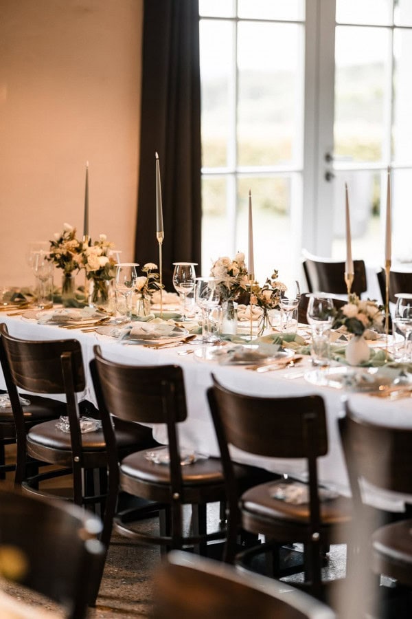 Festlich gedeckter Hochzeitstisch im Birnauer Oberhof