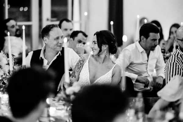 Herzliche Momente bei der Hochzeitsfeier von Marie und Steve