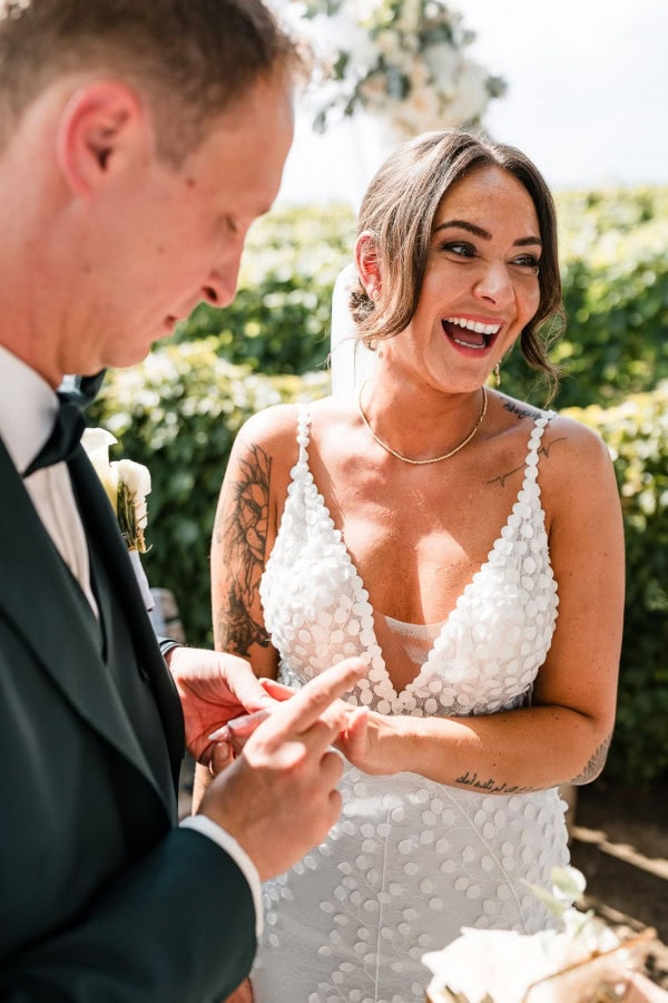 Ringtausch bei der Hochzeit von Marie und Steve am Bodensee