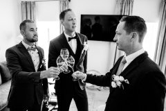 Feierliche Zusammenkunft bei einer Hochzeit