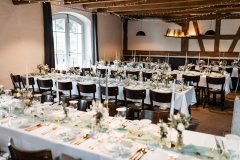 Festlich gedeckter Hochzeitssaal im Birnauer Oberhof