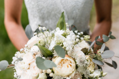 Braut mit Hochzeitsstrauß bei der Hochzeit in Heiligenberg