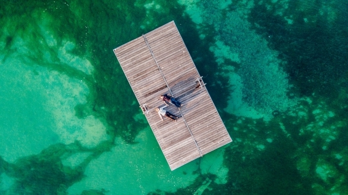 drone-hochzeit Paarshooting im Strandbad Friedrichshafen am Bodensee